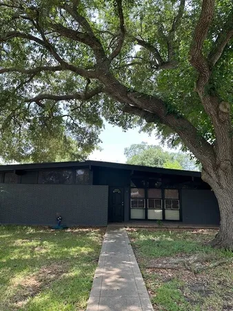 $189,900 | 3900 Aggie Drive, Bay City, TX 77414