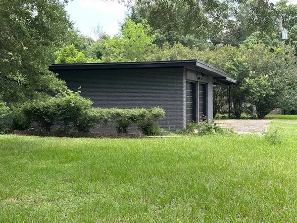 $189,900 | 3900 Aggie Drive, Bay City, TX 77414
