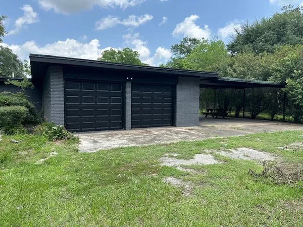 $189,900 | 3900 Aggie Drive, Bay City, TX 77414