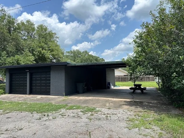 $189,900 | 3900 Aggie Drive, Bay City, TX 77414