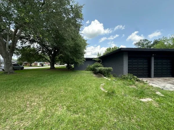 $189,900 | 3900 Aggie Drive, Bay City, TX 77414