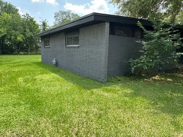 $189,900 | 3900 Aggie Drive, Bay City, TX 77414