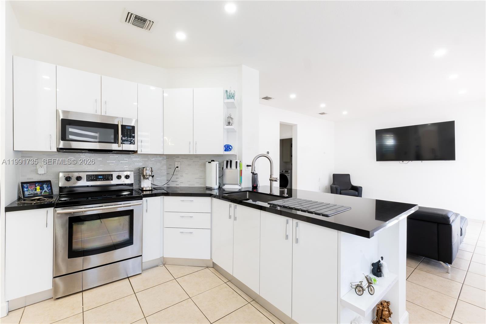 10856 Southwest 247th Street Homestead, FL 33032 - Photo 5 of 30