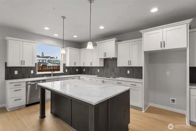 $910,235 | 20328 146th St Court East, Unit 704, Bonney Lake, WA 98391