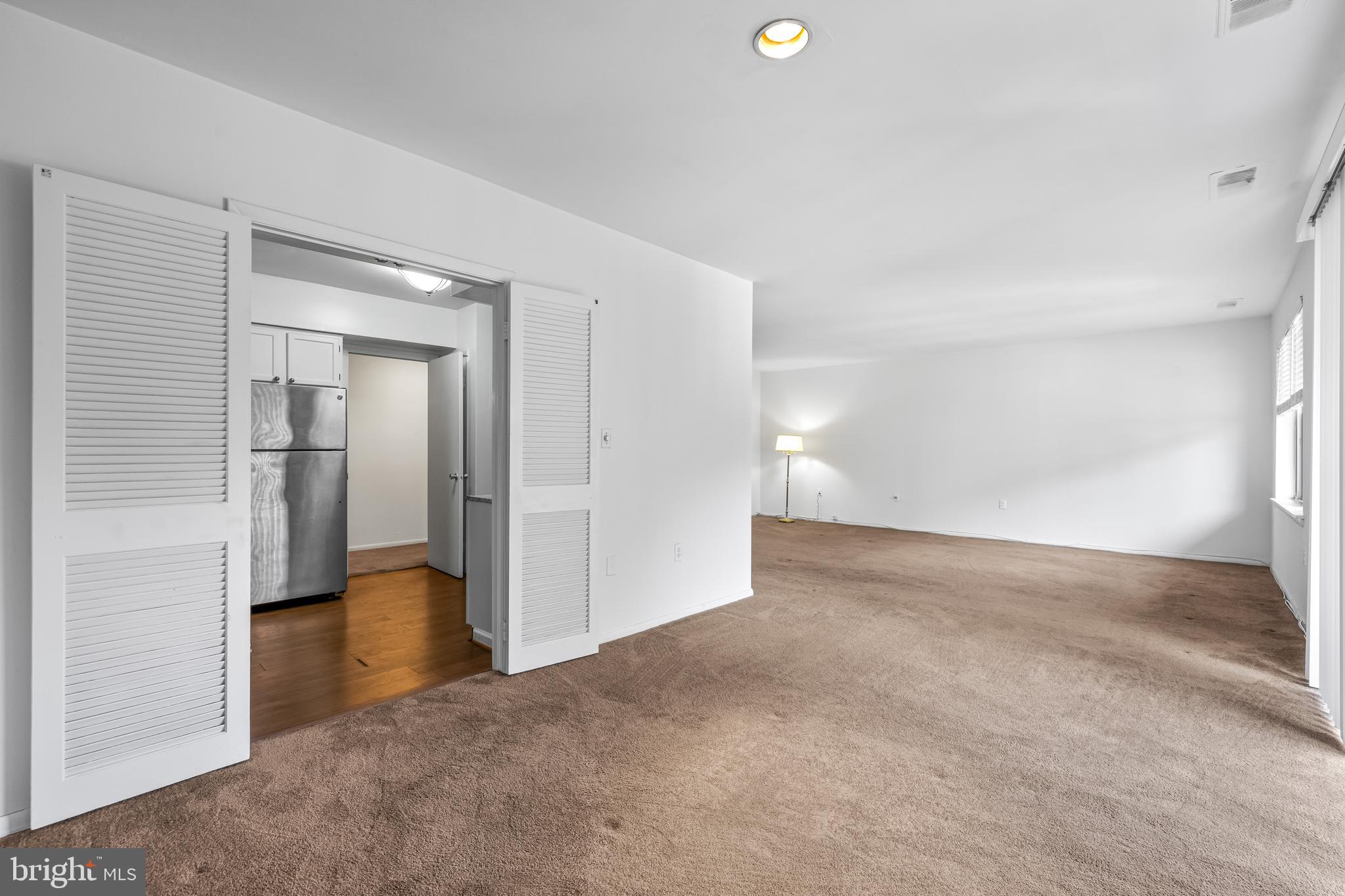 19 Hamill Road, Unit 19E Baltimore, MD 21210 - Photo 9 of 33 dining area