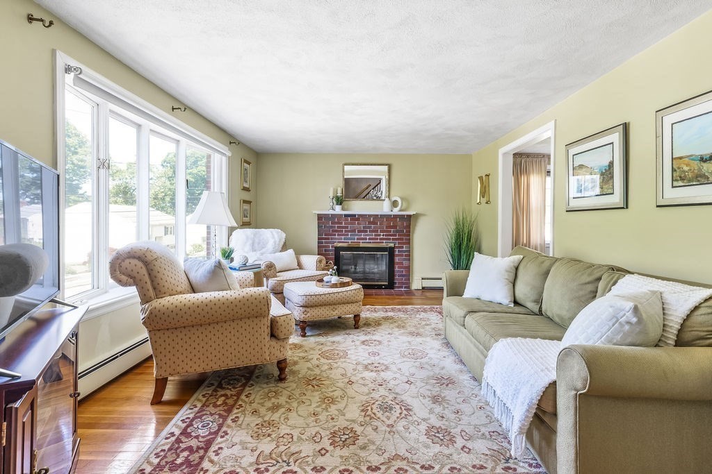41 Sunset Hill Road Boston, MA 02132 - Photo 3 of 21 Gallery Image 3