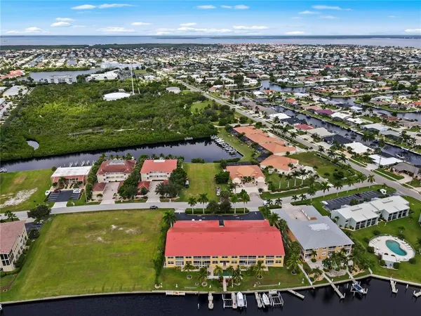 $319,000 | 3228 Purple Martin Drive, Unit 113, Punta Gorda, FL 33950