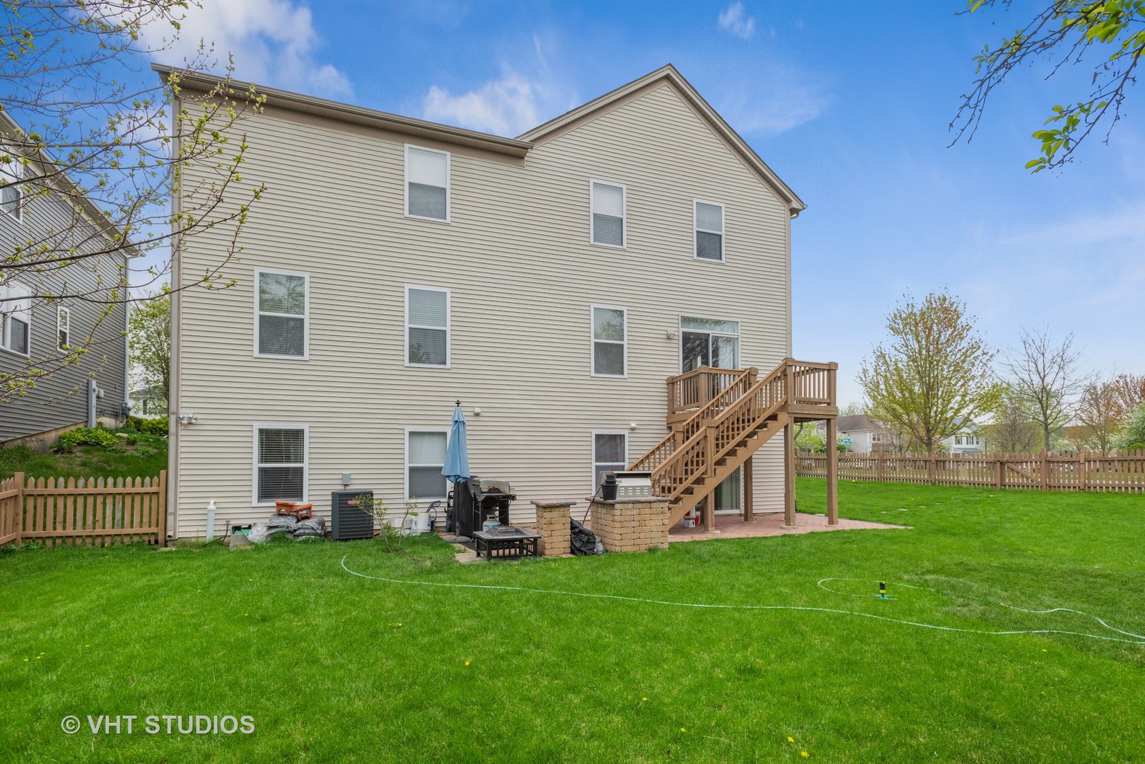 441 Valley View Drive St. Charles, IL 60175 - Photo 3 of 22