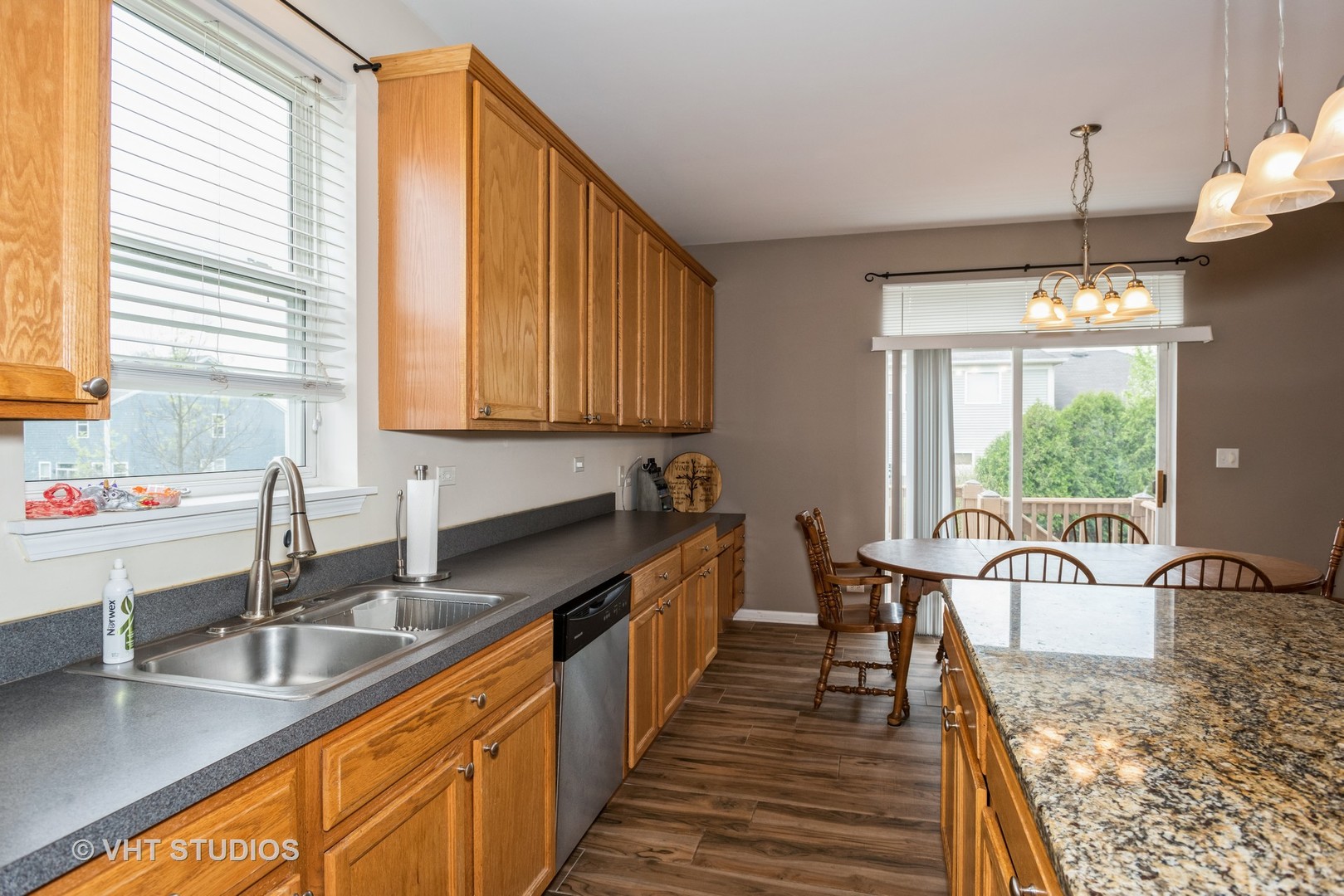 441 Valley View Drive St. Charles, IL 60175 - Photo 7 of 22