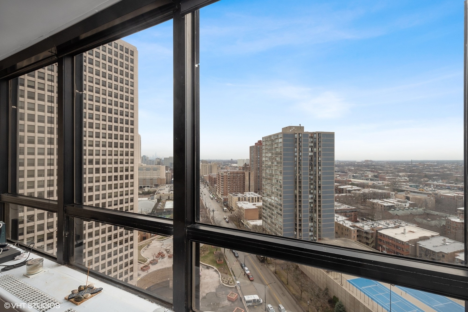 5415 North Sheridan Road, Unit 2103 Chicago, IL 60640 - Photo 9 of 12 a view of sky from window