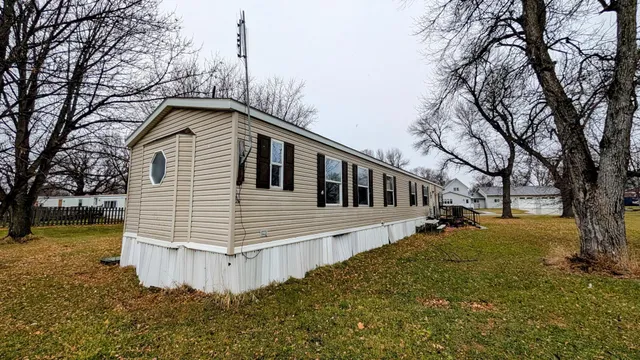 $24,900 | 304 2nd Street East, Herman, MN 56248