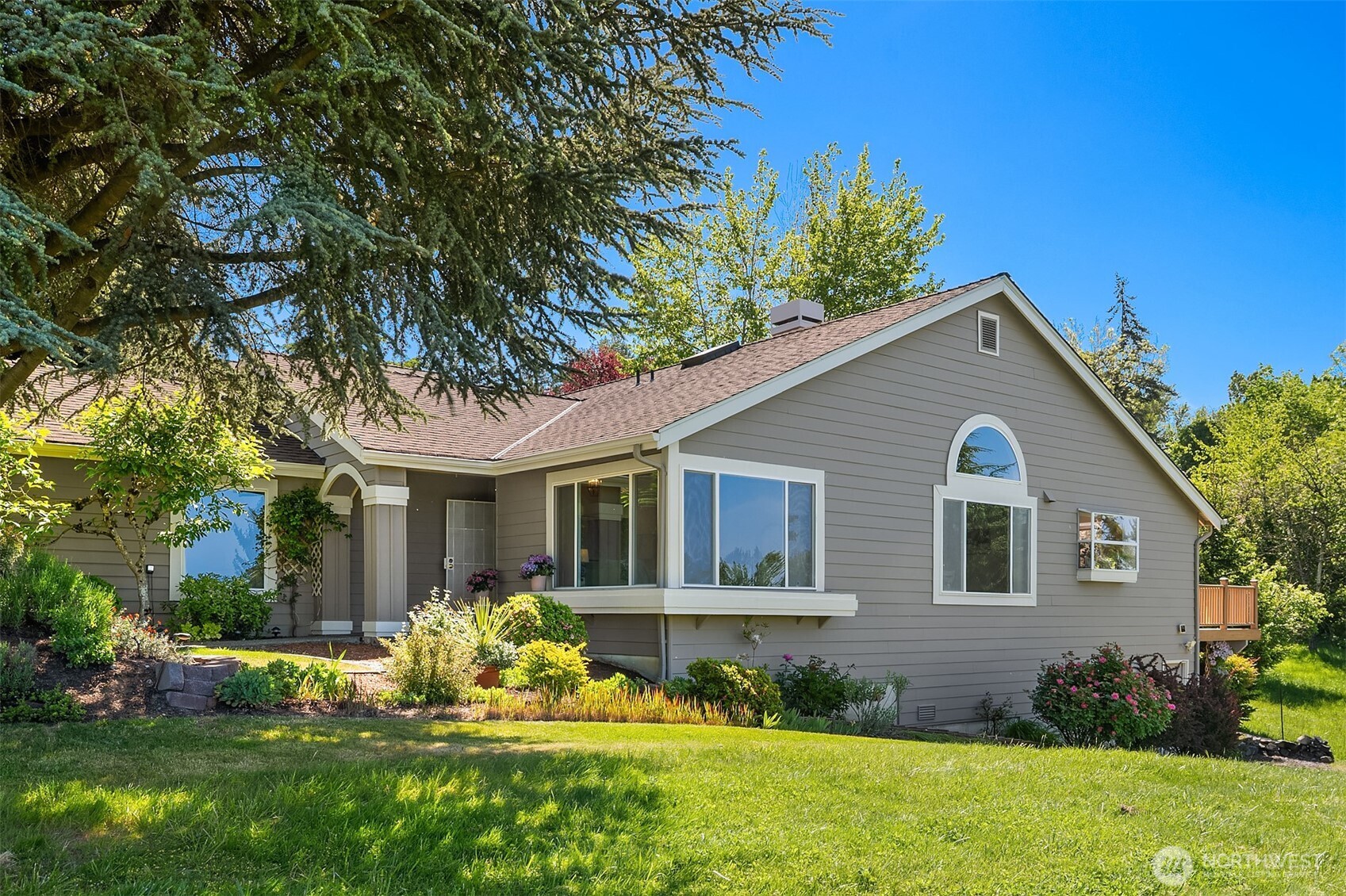 611 South 32nd Street Renton, WA 98055 - Photo 2 of 35