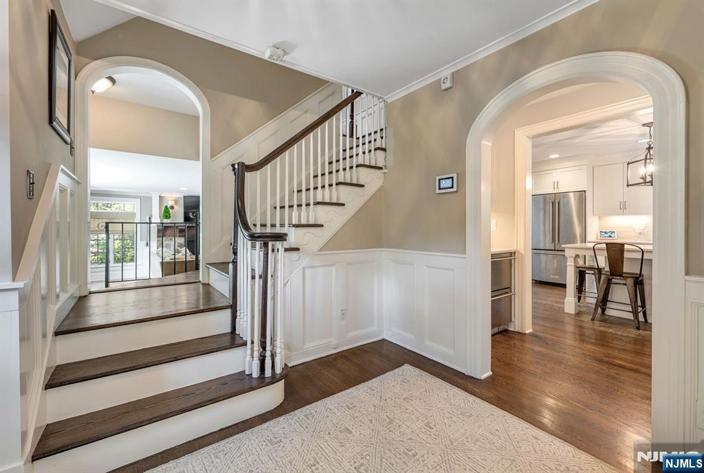 243 Hempstead Road Ridgewood, NJ 07450 - Photo 4 of 36