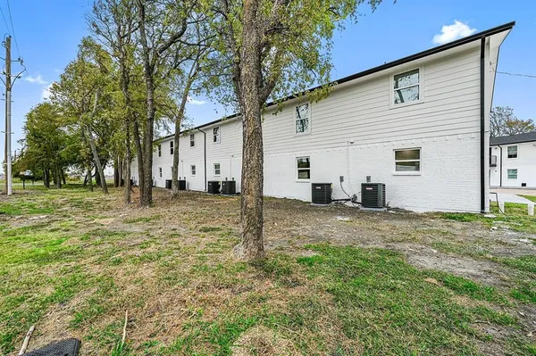 $999 | 500 Highway 75, Unit 9, Van Alstyne, TX 75495