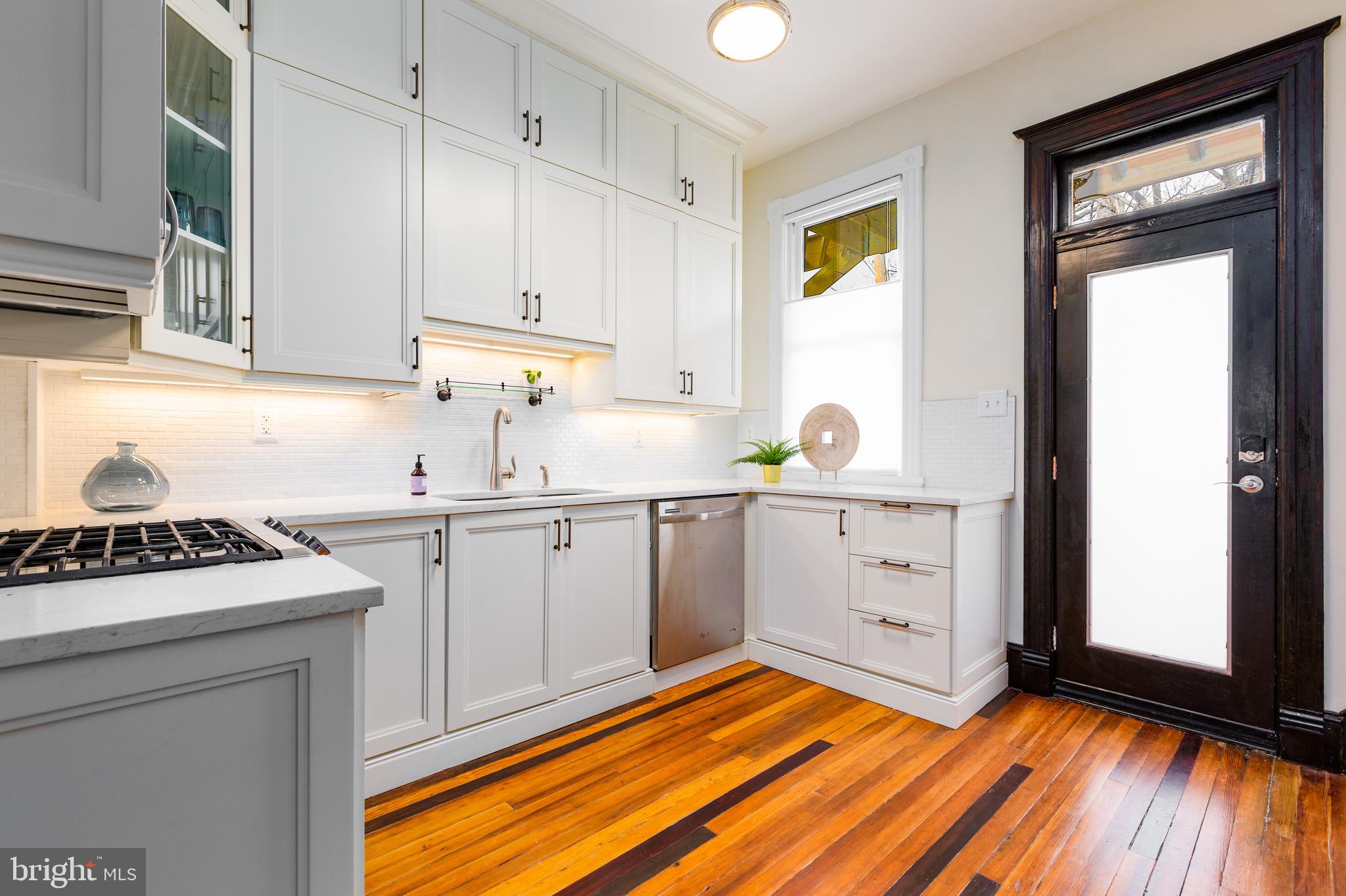 37 Rhode Island Avenue Northwest Washington, DC 20001 - Photo 11 of 62 Kitchen