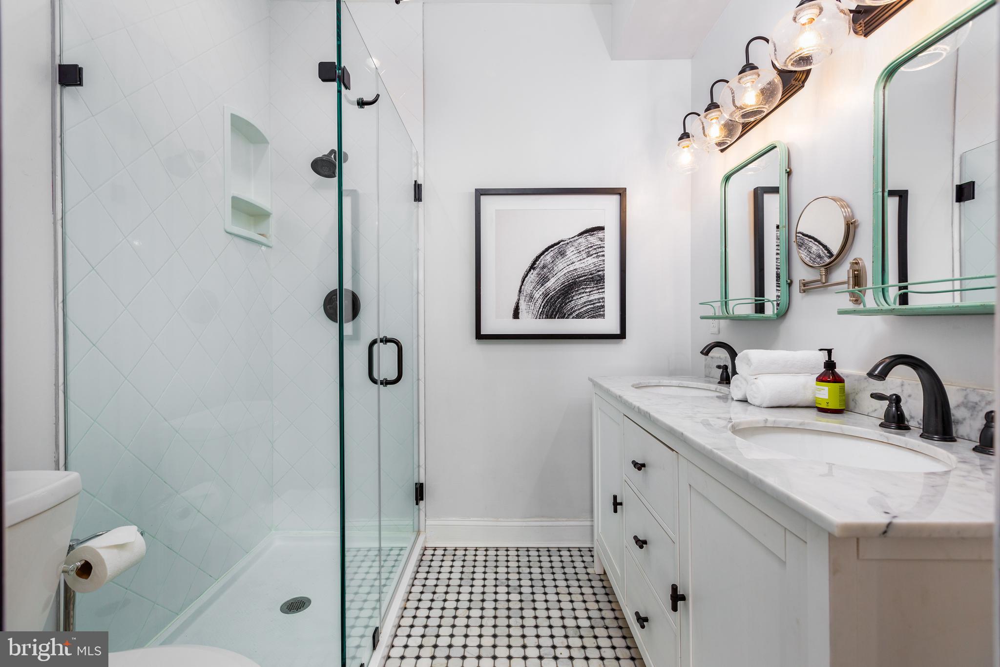 37 Rhode Island Avenue Northwest Washington, DC 20001 - Photo 17 of 62 Master Bathroom