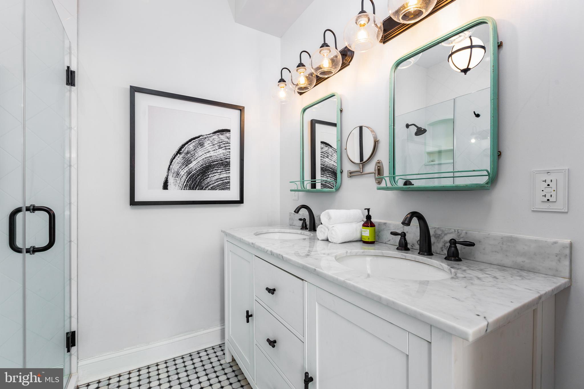 37 Rhode Island Avenue Northwest Washington, DC 20001 - Photo 18 of 62 Master Bathroom