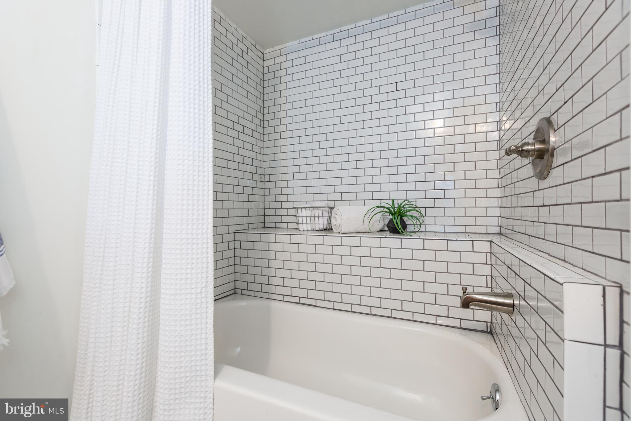 37 Rhode Island Avenue Northwest Washington, DC 20001 - Photo 38 of 62 Bathroom