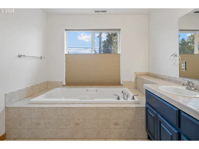 $589,900 | 6935 Southeast Renada Street, Milwaukie, OR 97267