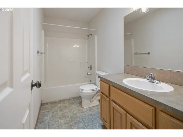 $589,900 | 6935 Southeast Renada Street, Milwaukie, OR 97267