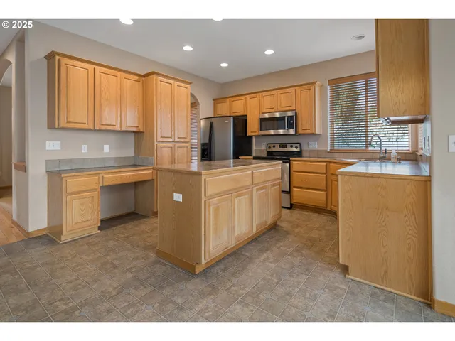 $589,900 | 6935 Southeast Renada Street, Milwaukie, OR 97267