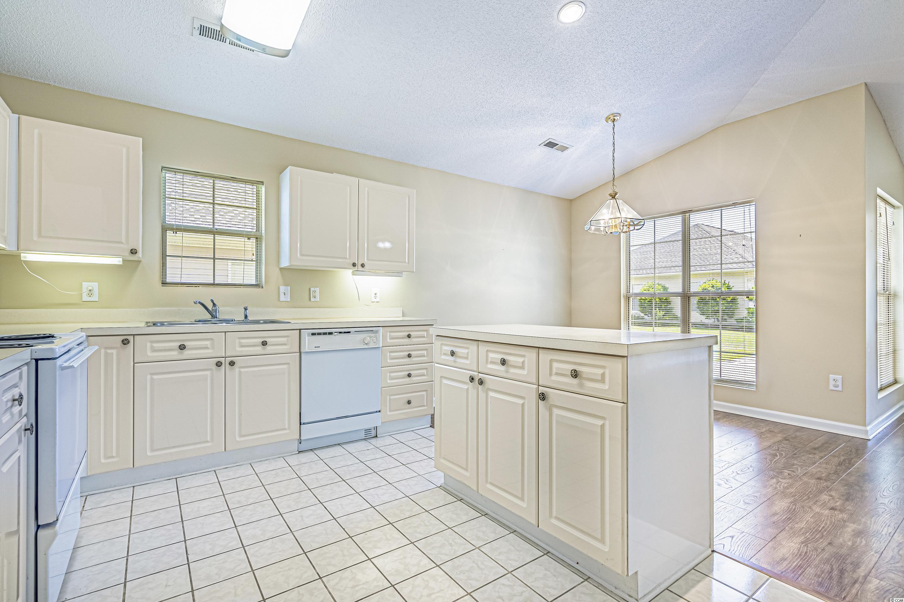 9816 Simonton Court Murrells Inlet, SC 29576 - Photo 12 of 40 Gallery Image 12