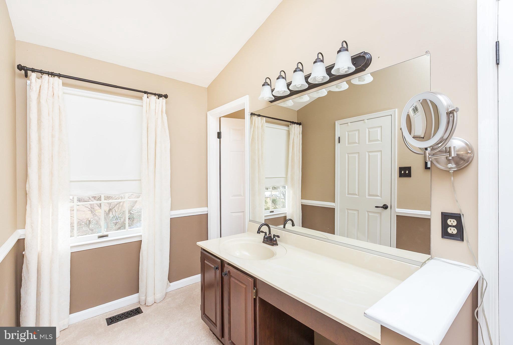 9543 Hallhurst Road Baltimore, MD 21236 - Photo 33 of 45 MASTER BATH