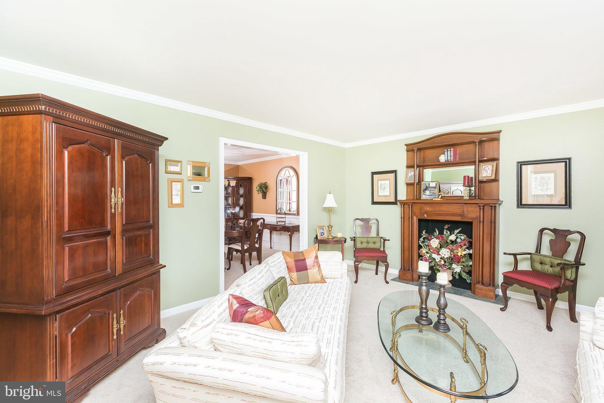 9543 Hallhurst Road Baltimore, MD 21236 - Photo 5 of 45 LIVING ROOM