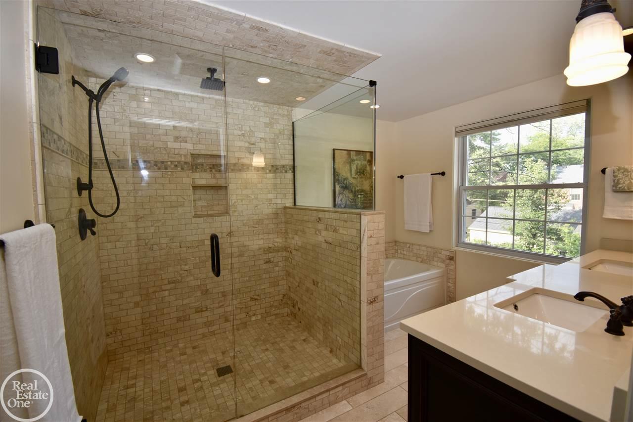 488 Fisher Road Grosse Pointe, MI 48230 - Photo 20 of 40 31358087-19.JPG