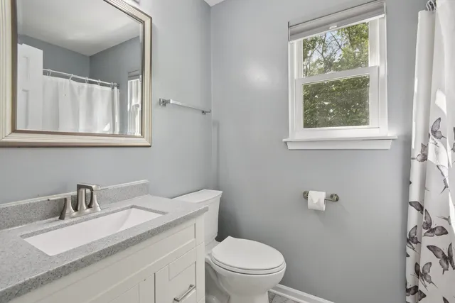 $410,000 | 616 Pinehurst Drive, North Aurora, IL 60542