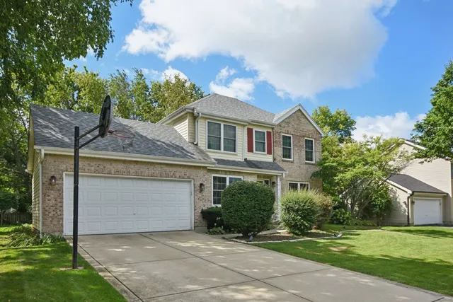 $410,000 | 616 Pinehurst Drive, North Aurora, IL 60542
