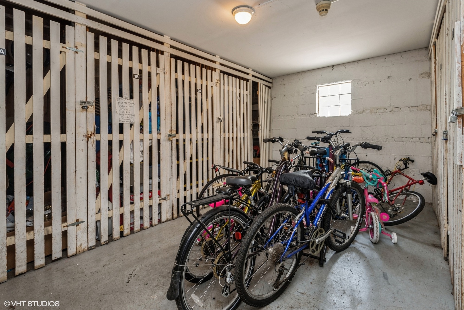 820 Seward Street, Unit 3E Evanston, IL 60202 - Photo 22 of 24 a view of a room with gym equipment