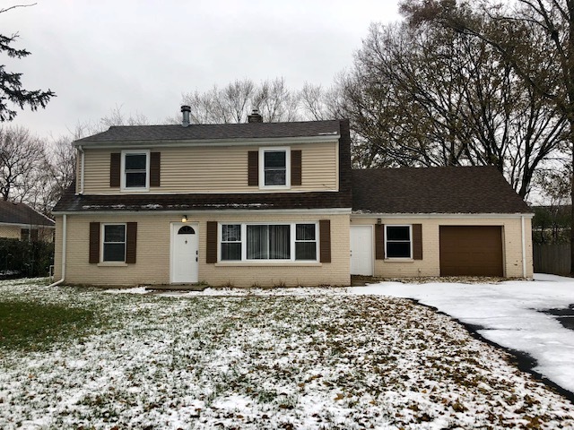 40 Valley Road Glen Ellyn, IL 60137 - Photo 1 of 24 front view of a house