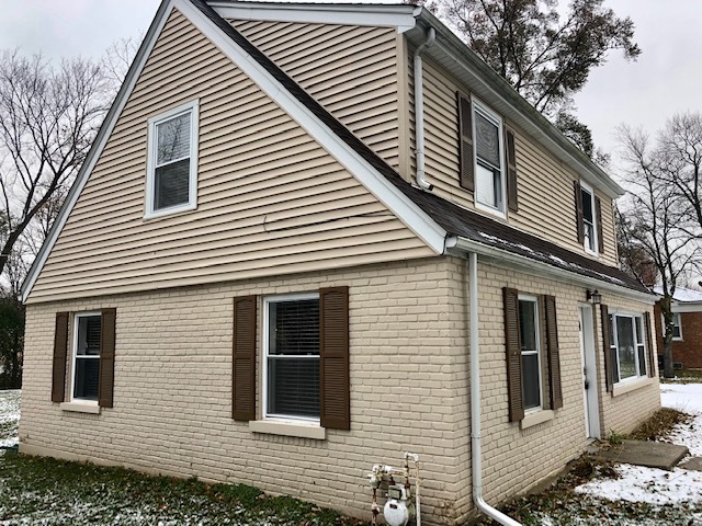 40 Valley Road Glen Ellyn, IL 60137 - Photo 22 of 24 a front view of a house