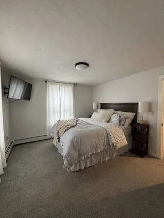 $3,200 | 131 Court Street, Unit 1L, Plymouth, MA 02360