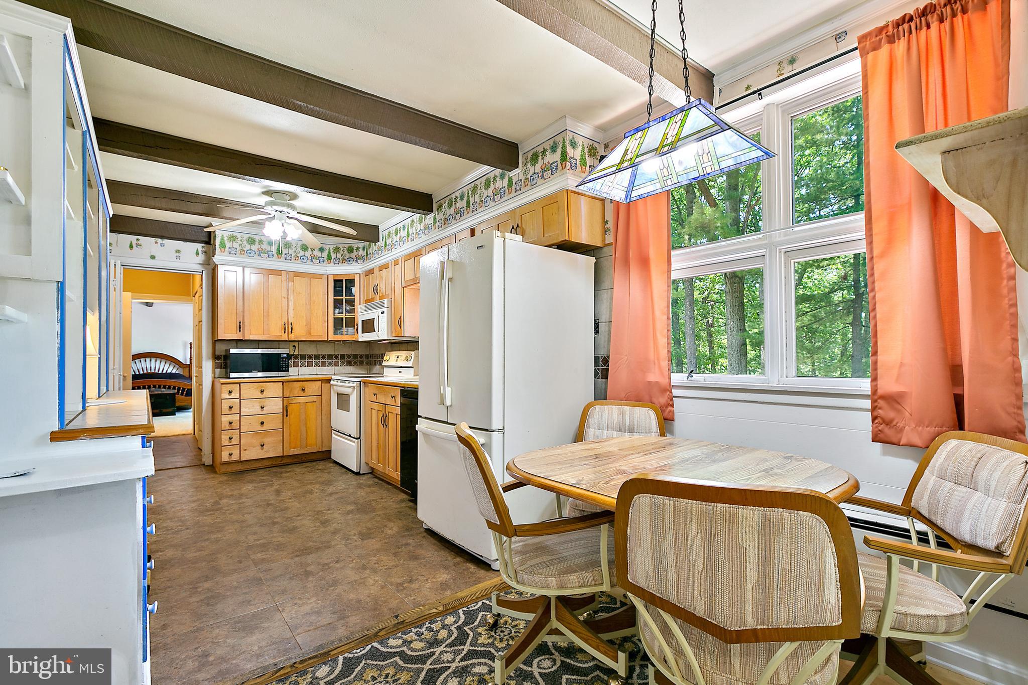 3633 Shiloh Road Hampstead, MD 21074 - Photo 5 of 25 Kitchen w/ Tablespace