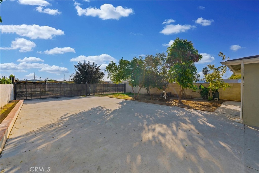 1104 Williamson Avenue Fullerton, CA 92833 - Photo 22 of 75