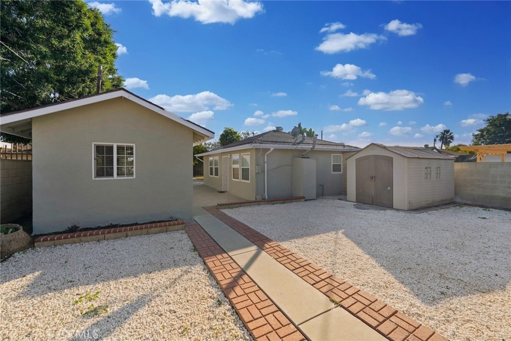 1104 Williamson Avenue Fullerton, CA 92833 - Photo 24 of 75 a view of a house with a backyard