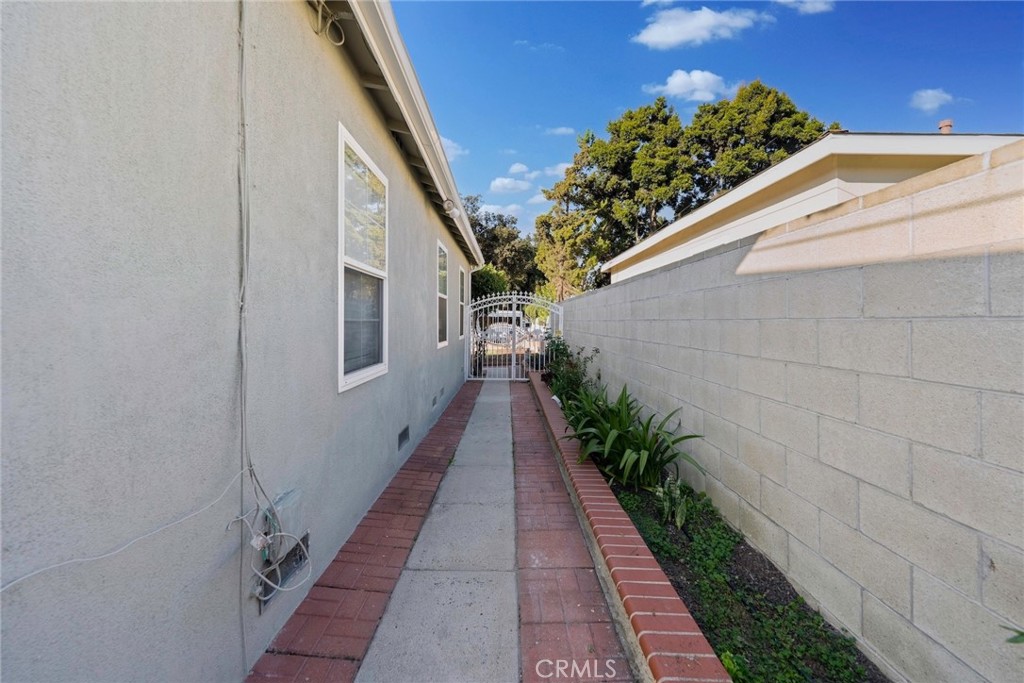 1104 Williamson Avenue Fullerton, CA 92833 - Photo 28 of 75