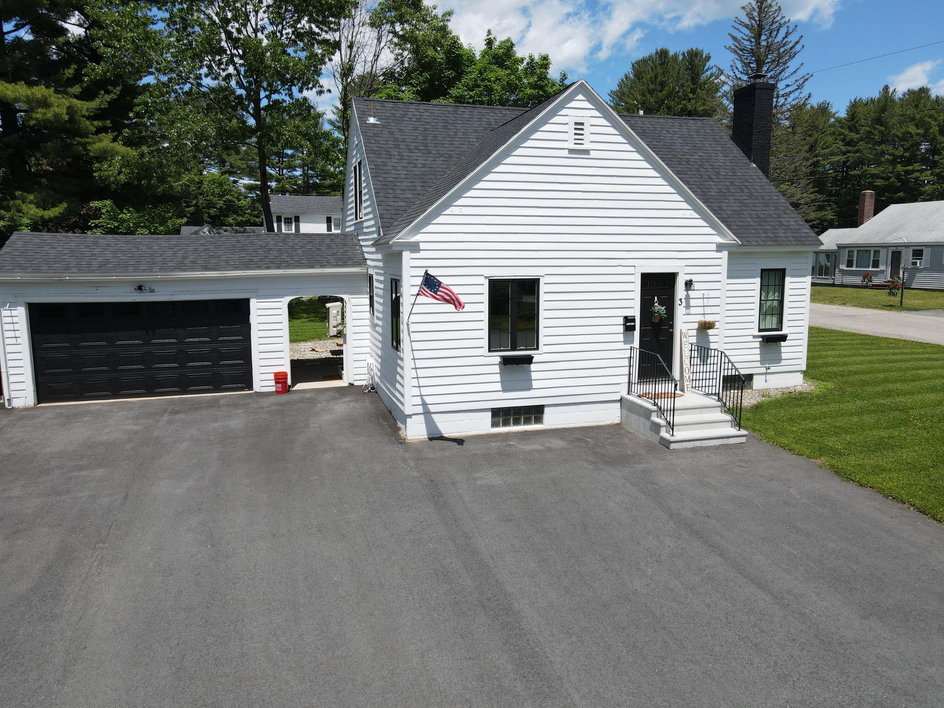 3 Leighton Avenue Springvale, ME 04083 - Photo 4 of 44 out5.jpg
