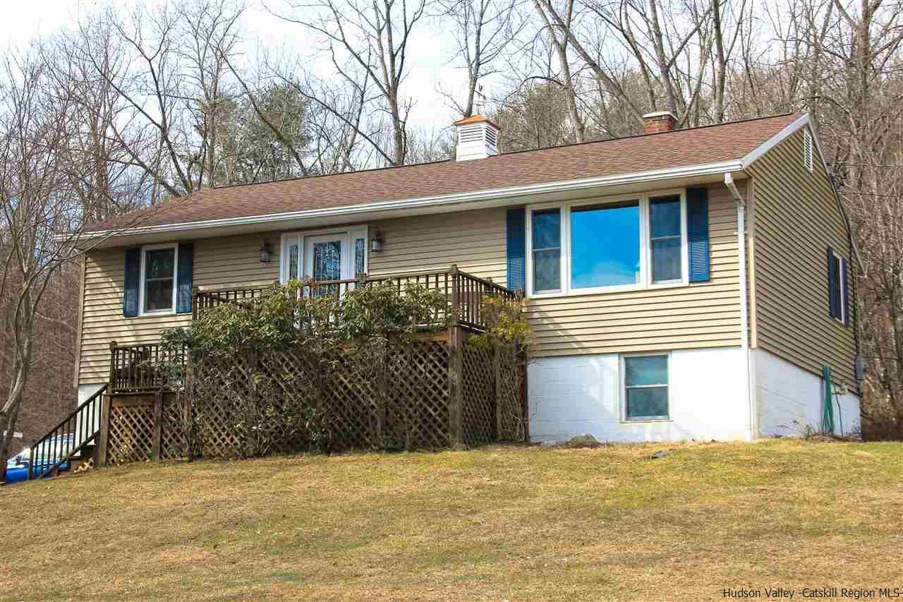 28 Hudson Ridge Road New Baltimore, NY 12124 - Photo 4 of 32 Photo 4