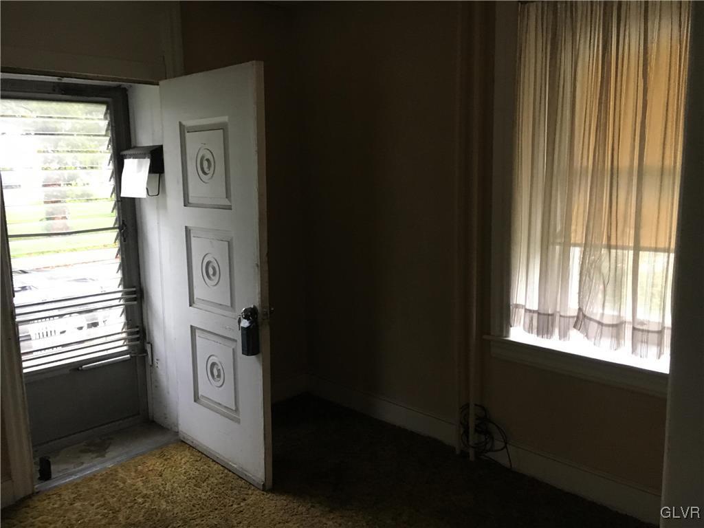 720 Park Street Whitehall, PA 18052 - Photo 4 of 12