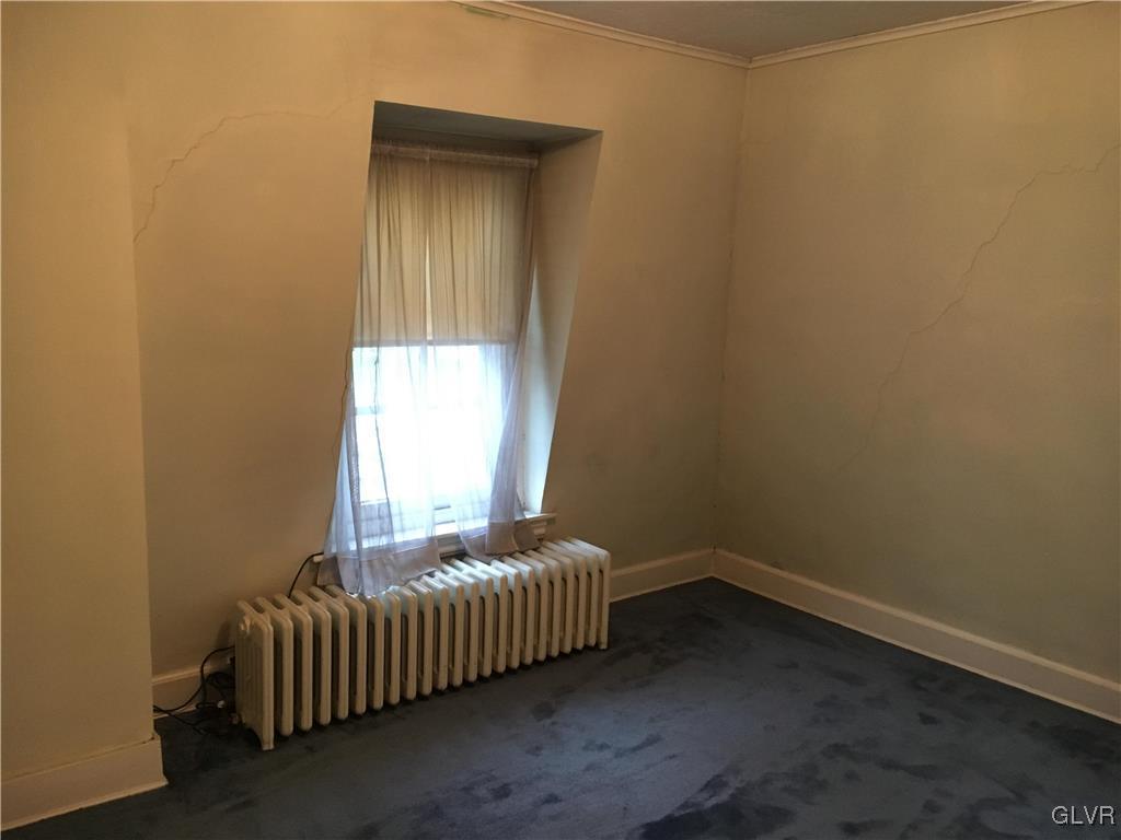 720 Park Street Whitehall, PA 18052 - Photo 8 of 12