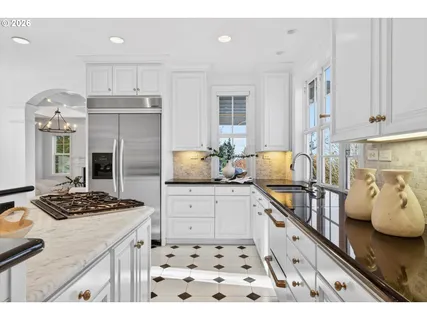 $1,595,000 | 2349 Northwest Pinnacle Drive, Portland, OR 97229