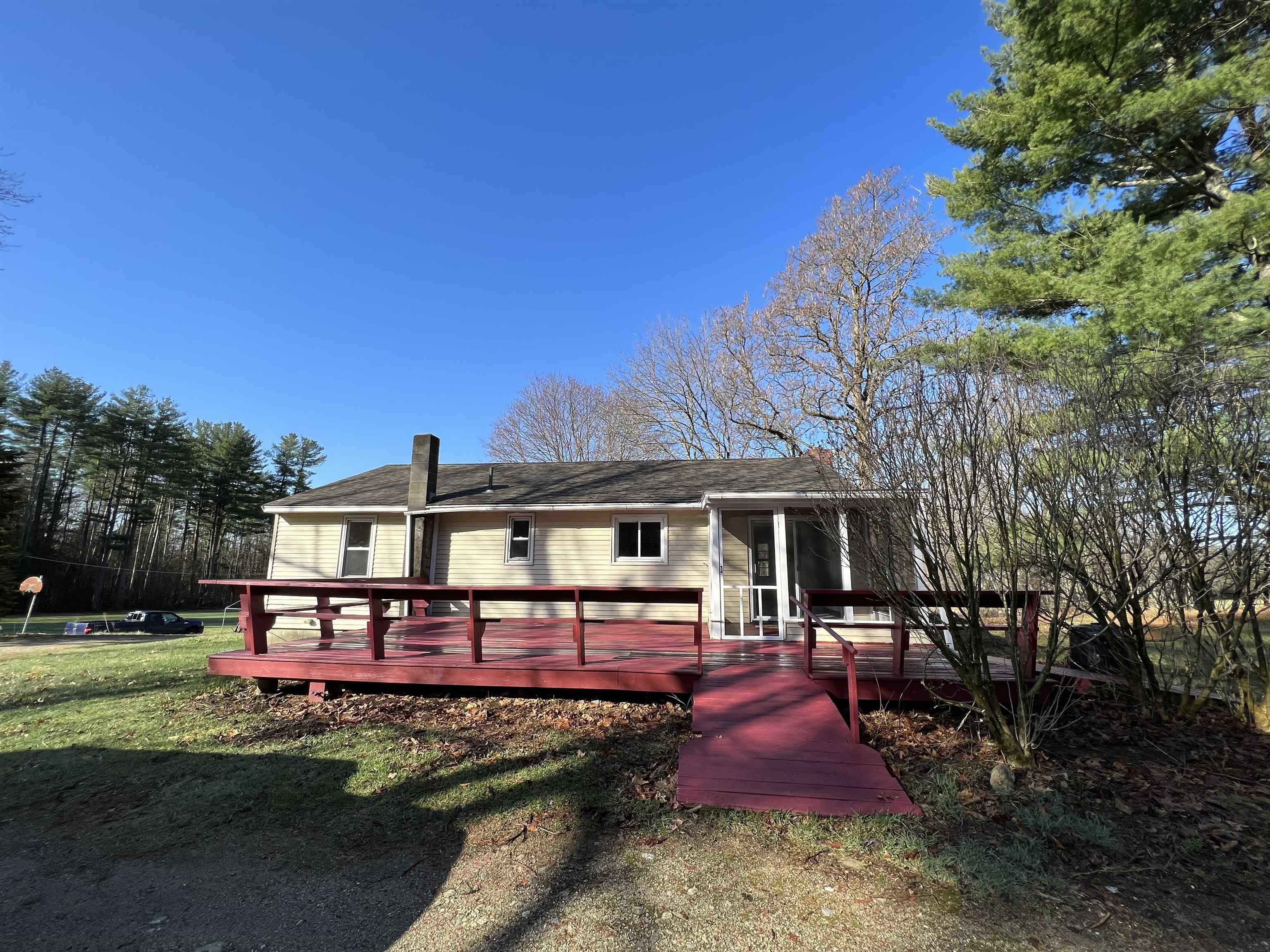 889 Northfield Road Hinsdale, NH 03451 - Photo 3 of 25 Gallery Image 3