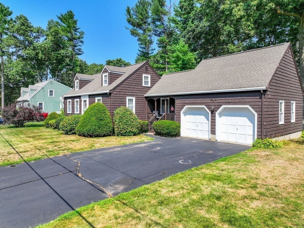 35 Walnut Road Chelmsford, MA 01824 - Photo 30 of 42 a front view of a house with garden