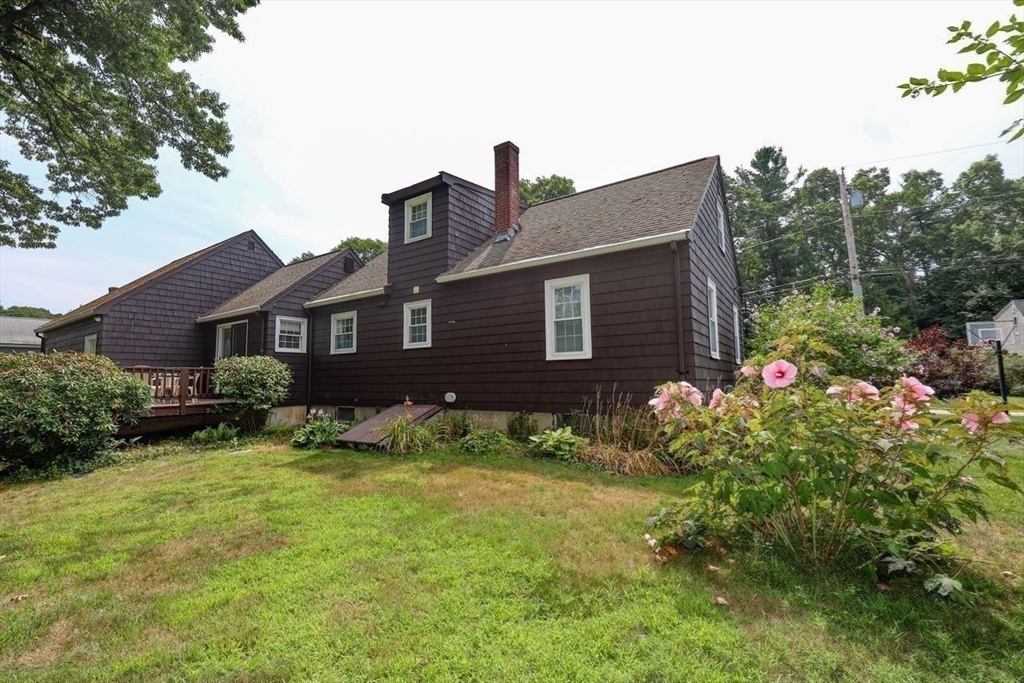 35 Walnut Road Chelmsford, MA 01824 - Photo 37 of 42 a front view of house with yard