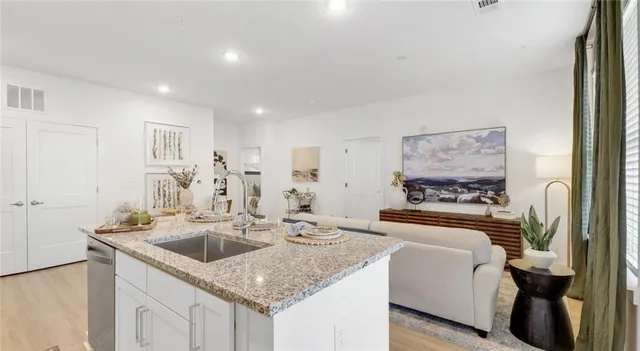 $1,655 | 1010 Rosefinch Landing, Unit 6305, Hoschton, GA 30548