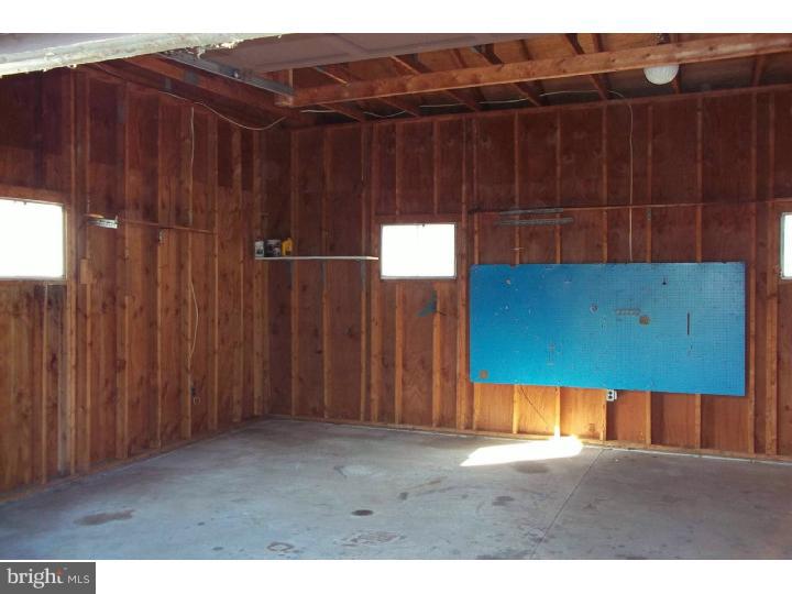 4680 Painted Sky Road Reading, PA 19606 - Photo 11 of 19 Garage