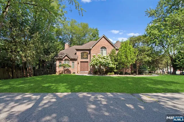 $1,450,000 | 5 Kenyon Court, Norwood, NJ 07648